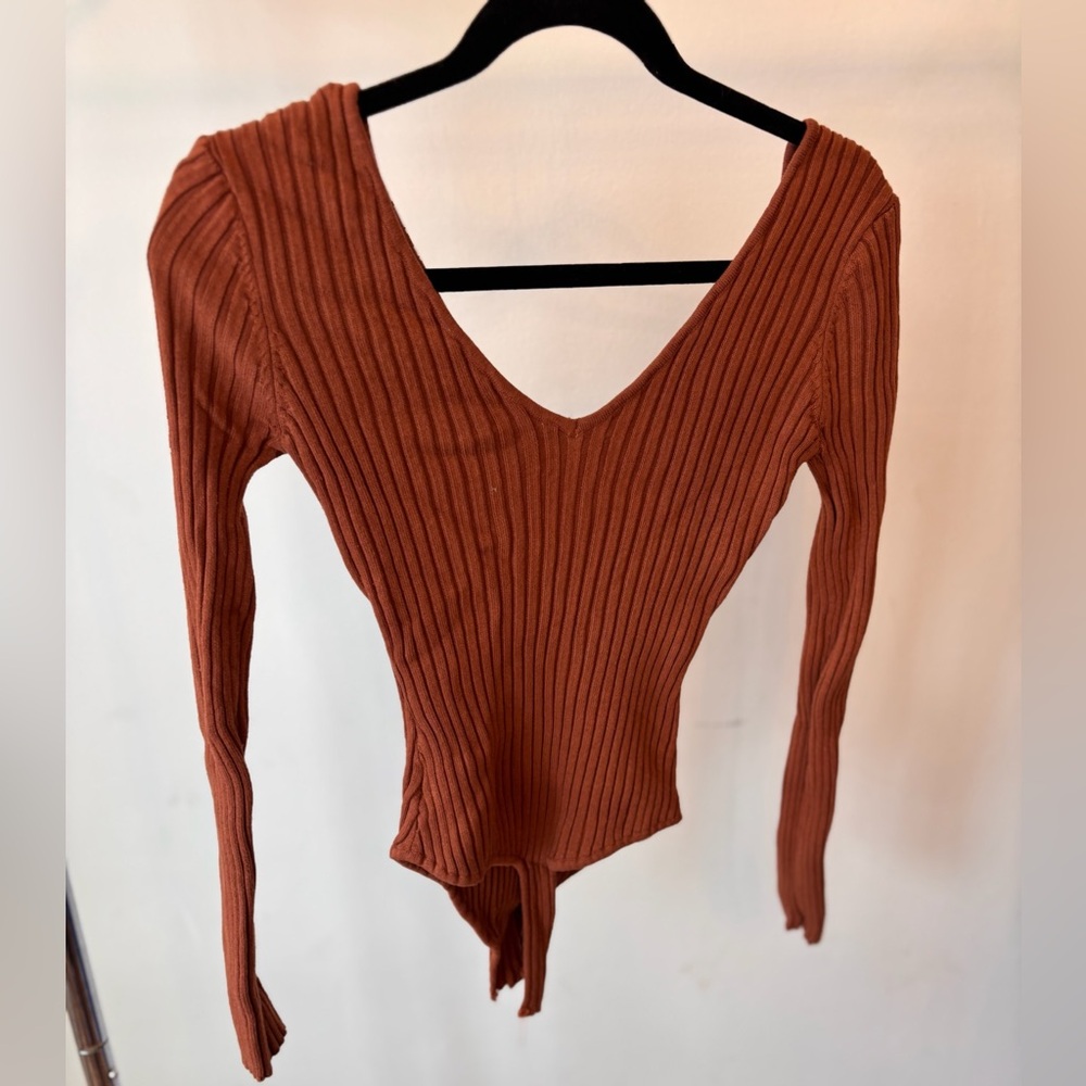 AKIRA Ribbed V-Neck Long Sleeve Bodysuit - Rust